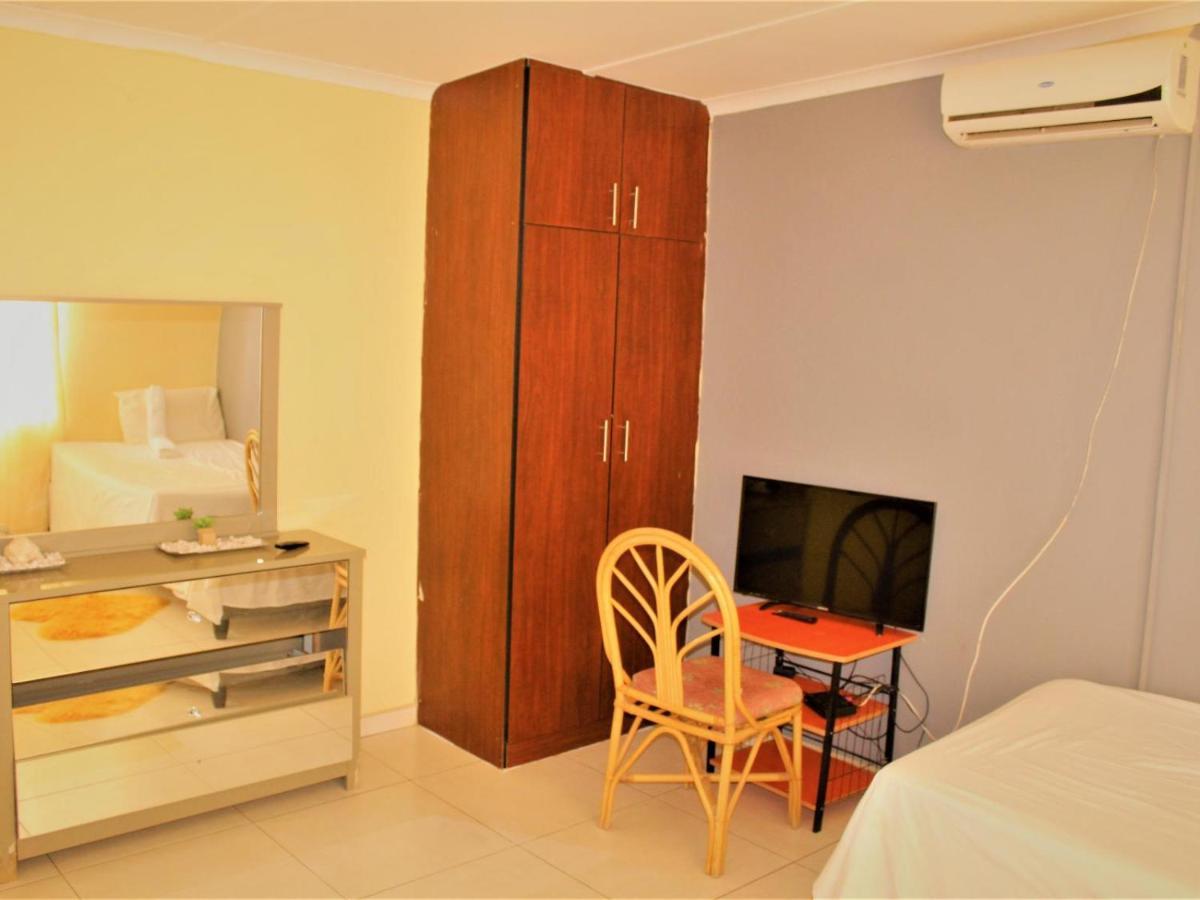 P Wake Guesthouse Opuwo Bilik gambar